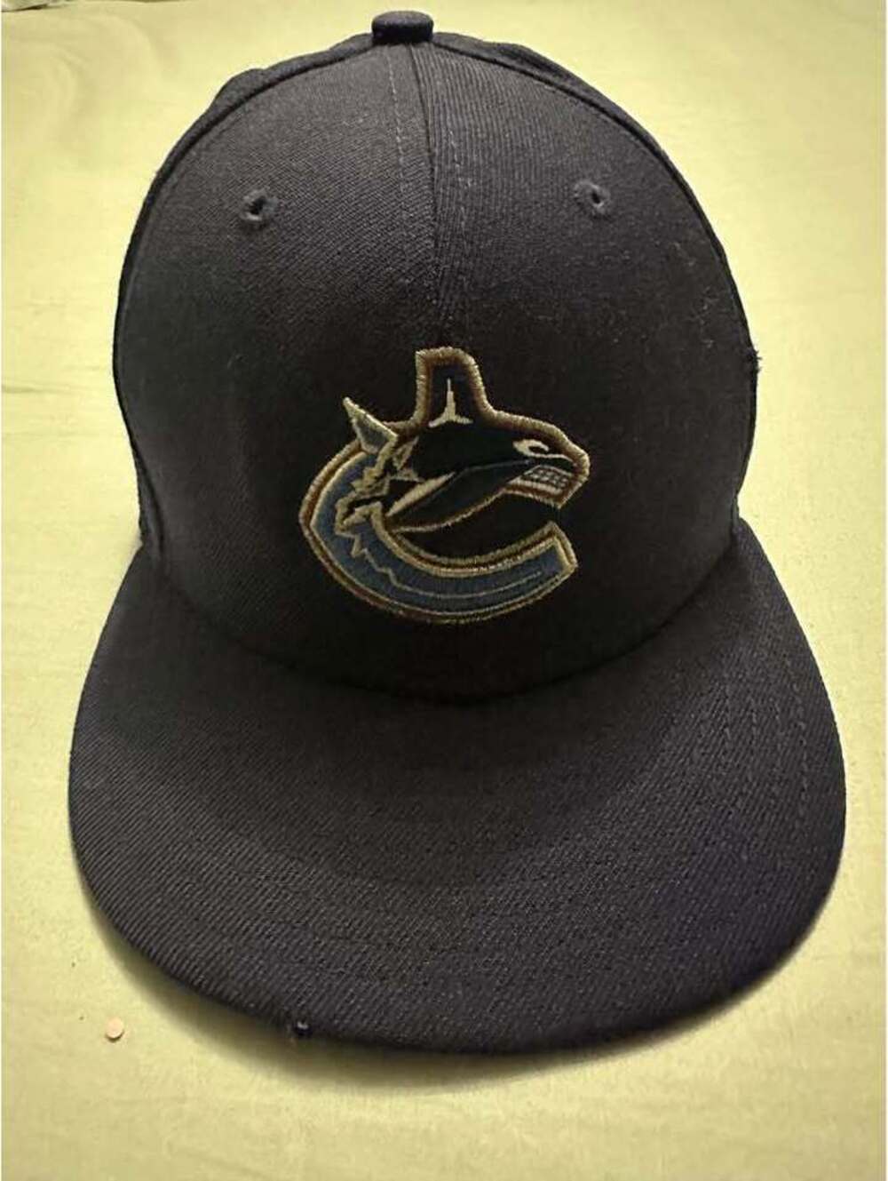 New Era Vancouver Canucks NHL Fitted Hat
Size 7 5/8 Used Good $25